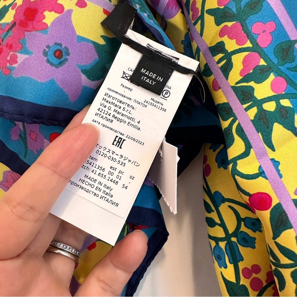 SOLD! NWOT Max Mara Weekend Label-cut Printed Silk Twin Scarf Sz:67*67cm - Picture 11 of 16